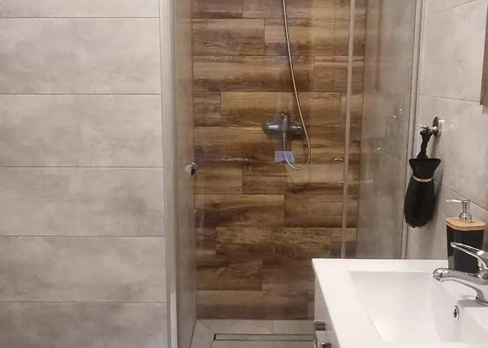 Pod Gruszą Gospodarstwo wiejskie *